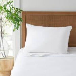 NIP PACK OF 2 Oake Jumbo Medium Density Down Alternative Pillow, Standard